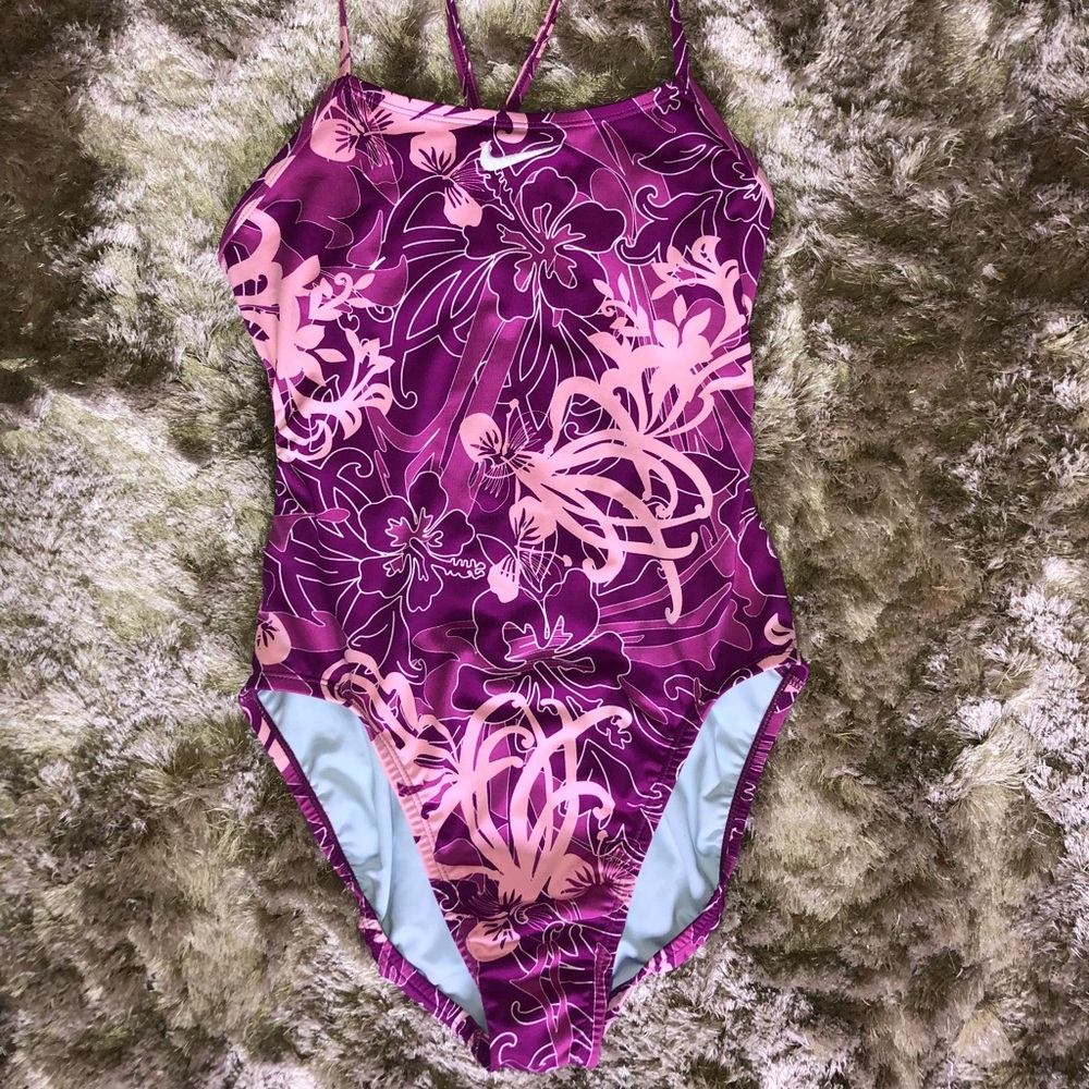 NIKE. Immiscible Cut Out Tank One Piece Swimsuit.